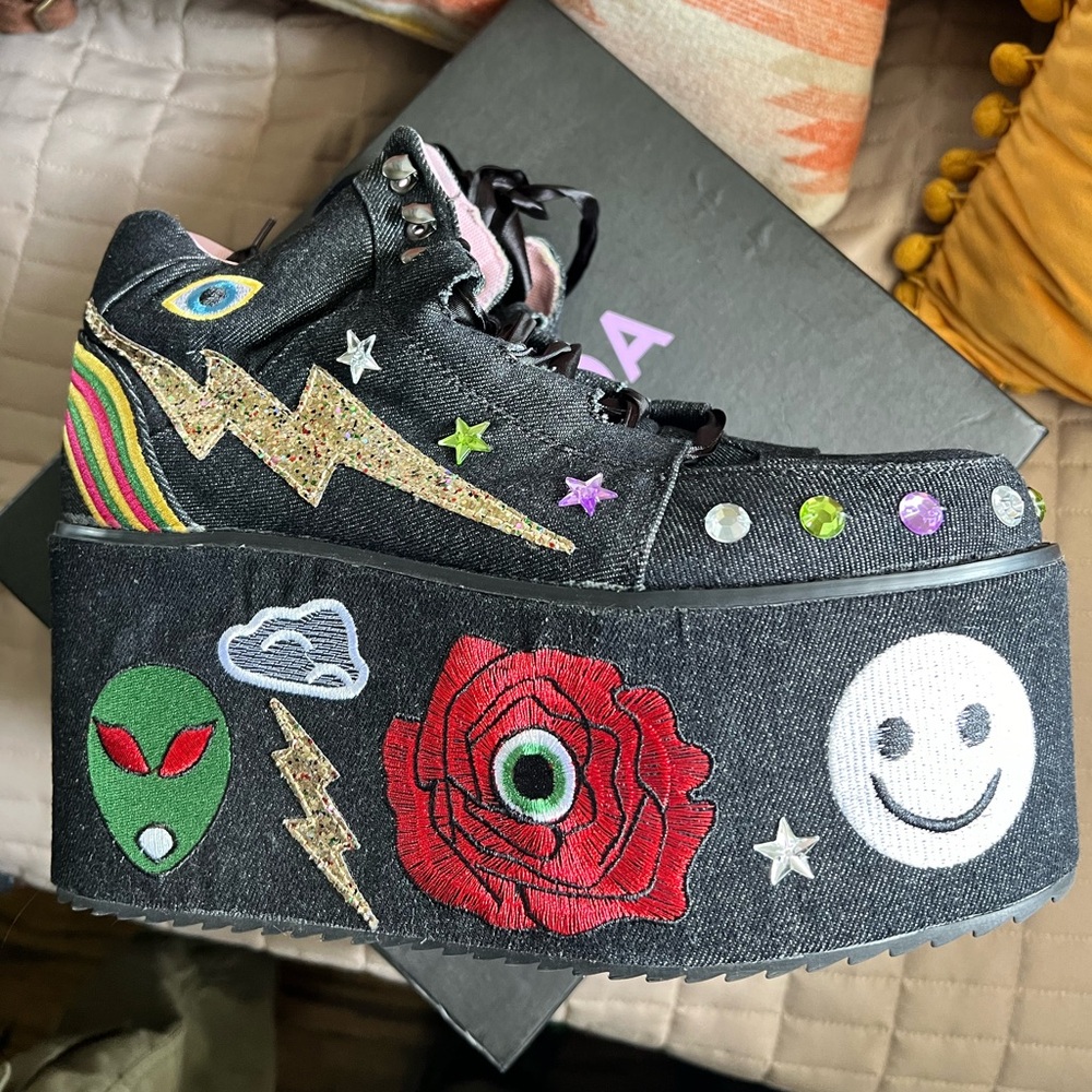 RARE YRU PLATFORMS